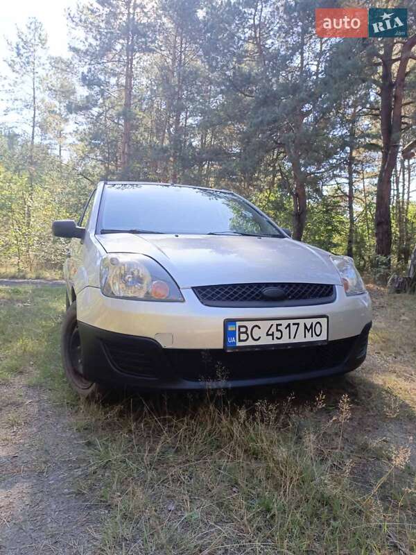 Хэтчбек Ford Fiesta 2006 в Шептицькому