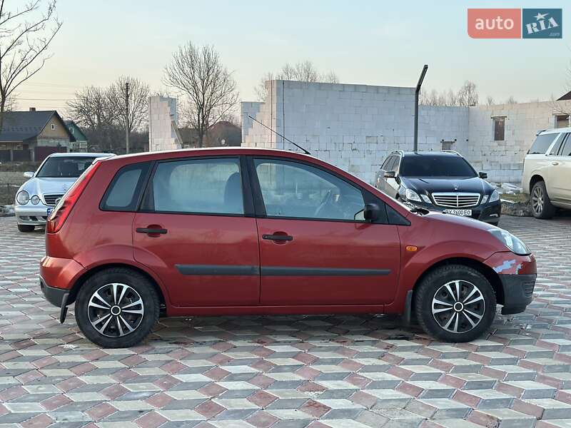 Хэтчбек Ford Fiesta 2006 в Черновцах фото 7 Хэтчбек Ford Fiesta 2006 в Черновцах