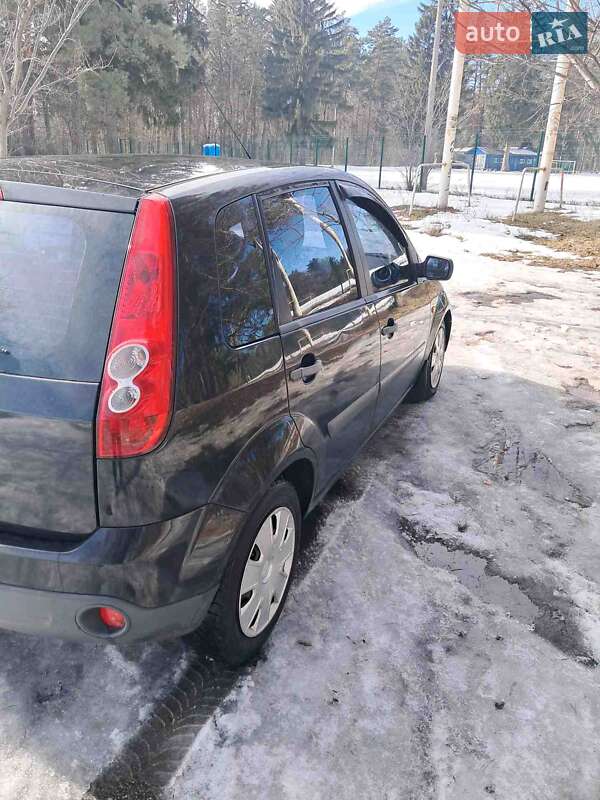 Хэтчбек Ford Fiesta 2006 в Киеве