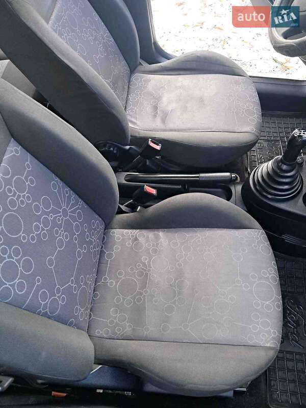 Хэтчбек Ford Fiesta 2006 в Киеве