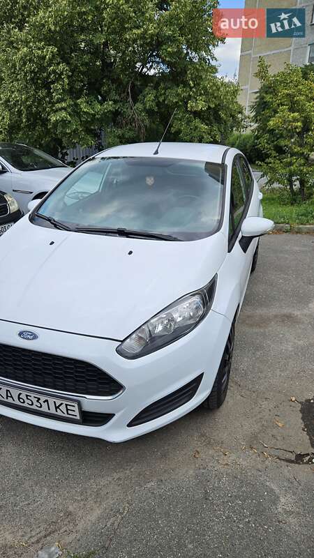 Хэтчбек Ford Fiesta 2017 в Киеве