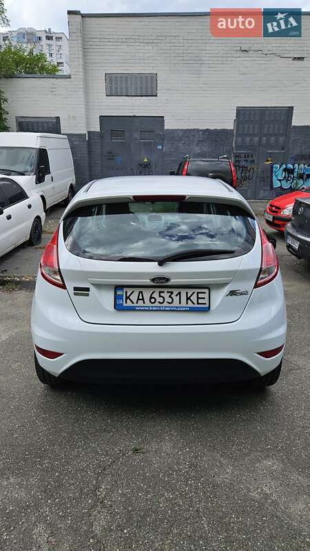 Хэтчбек Ford Fiesta 2017 в Киеве