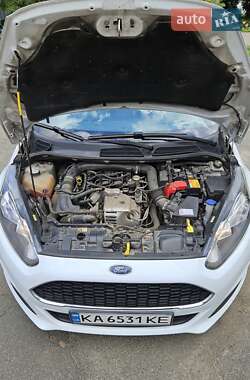 Хэтчбек Ford Fiesta 2017 в Киеве