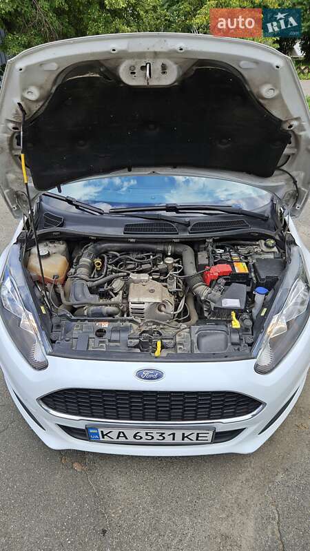 Хэтчбек Ford Fiesta 2017 в Киеве