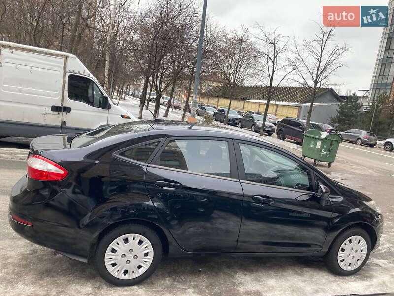 Седан Ford Fiesta 2018 в Києві