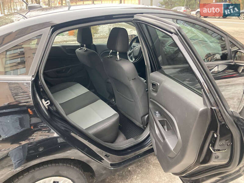Седан Ford Fiesta 2018 в Києві