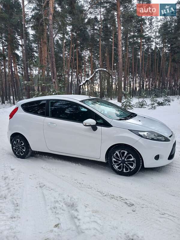 Хетчбек Ford Fiesta 2010 в Сумах фото 5 Хетчбек Ford Fiesta 2010 в Сумах