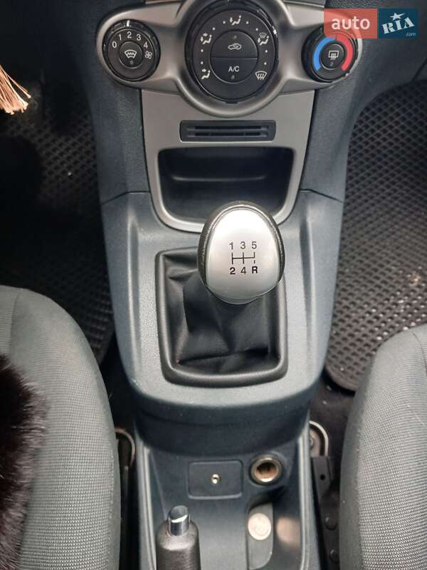 Хетчбек Ford Fiesta 2010 в Сумах фото 16 Хетчбек Ford Fiesta 2010 в Сумах