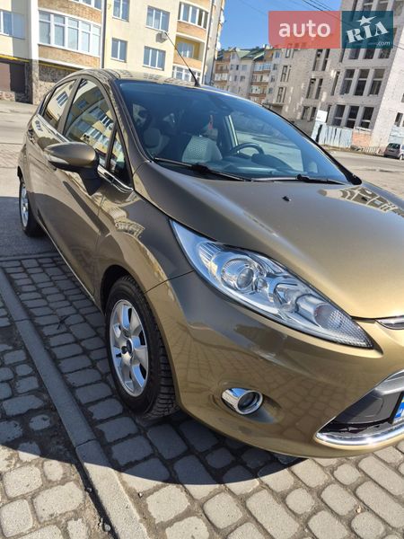 Хэтчбек Ford Fiesta 2011 в Стрые