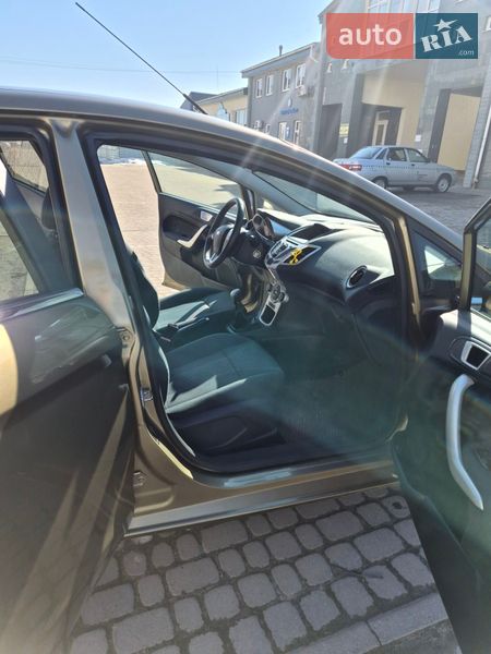 Хэтчбек Ford Fiesta 2011 в Стрые