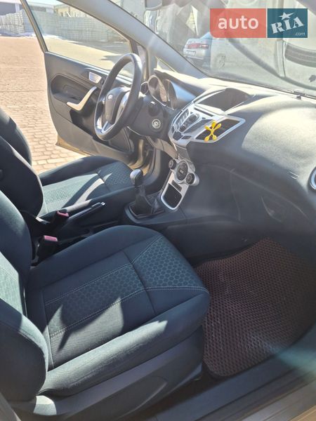 Хэтчбек Ford Fiesta 2011 в Стрые
