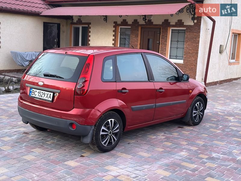 Хэтчбек Ford Fiesta 2006 в Черновцах