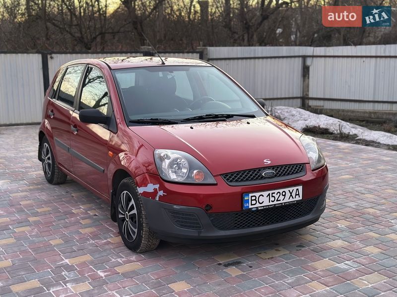 Хэтчбек Ford Fiesta 2006 в Черновцах