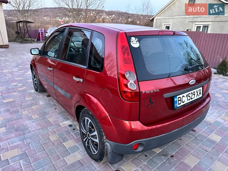 Хэтчбек Ford Fiesta 2006 в Черновцах