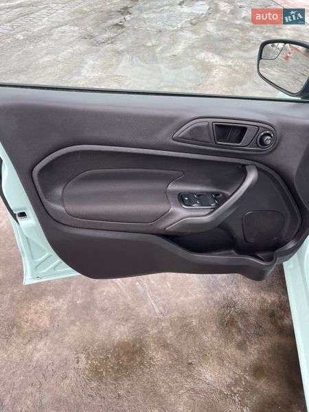 Седан Ford Fiesta 2017 в Львове