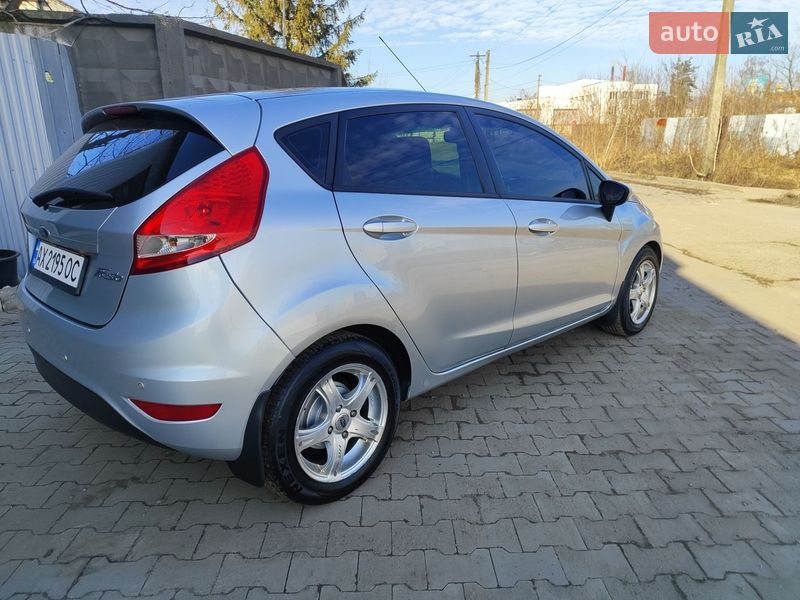 Хетчбек Ford Fiesta 2012 в Шептицькому