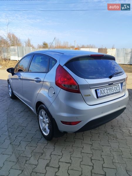 Хетчбек Ford Fiesta 2012 в Шептицькому