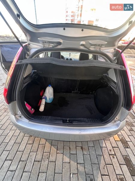 Хетчбек Ford Fiesta 2005 в Тернополі