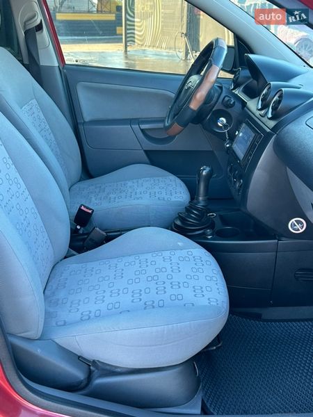 Хэтчбек Ford Fiesta 2006 в Вапнярке