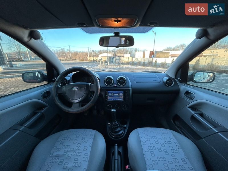 Хэтчбек Ford Fiesta 2006 в Вапнярке