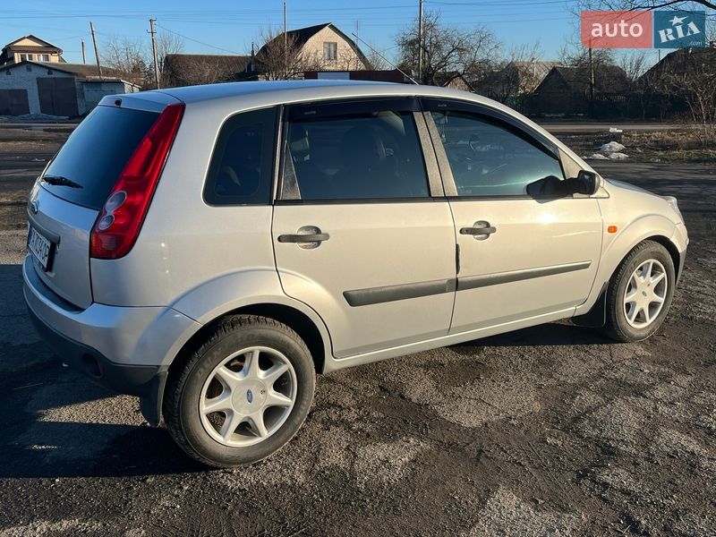 Хэтчбек Ford Fiesta 2008 в Киеве