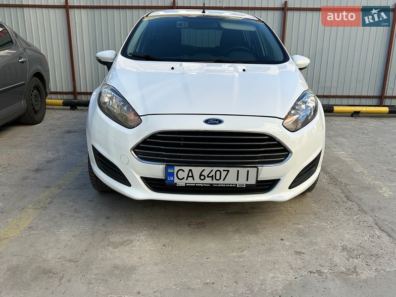 Хетчбек Ford Fiesta 2014 в Черкасах