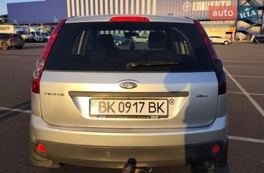 Хэтчбек Ford Fiesta 2006 в Ровно