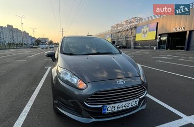 Седан Ford Fiesta 2015 в Чернігові