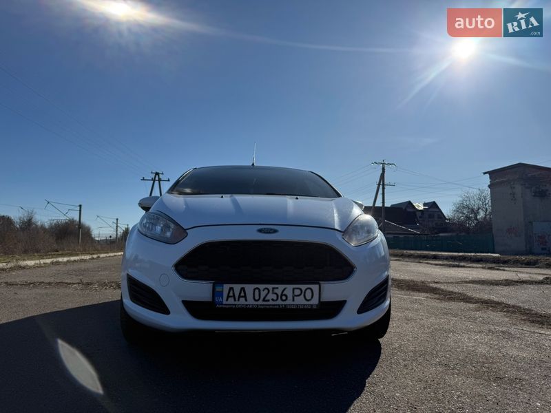 Хэтчбек Ford Fiesta 2017 в Смеле