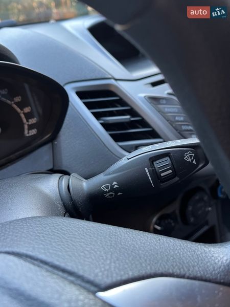 Хетчбек Ford Fiesta 2013 в Чинадієвому