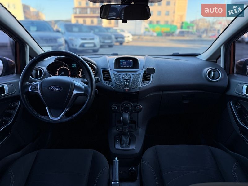 Хетчбек Ford Fiesta 2016 в Києві