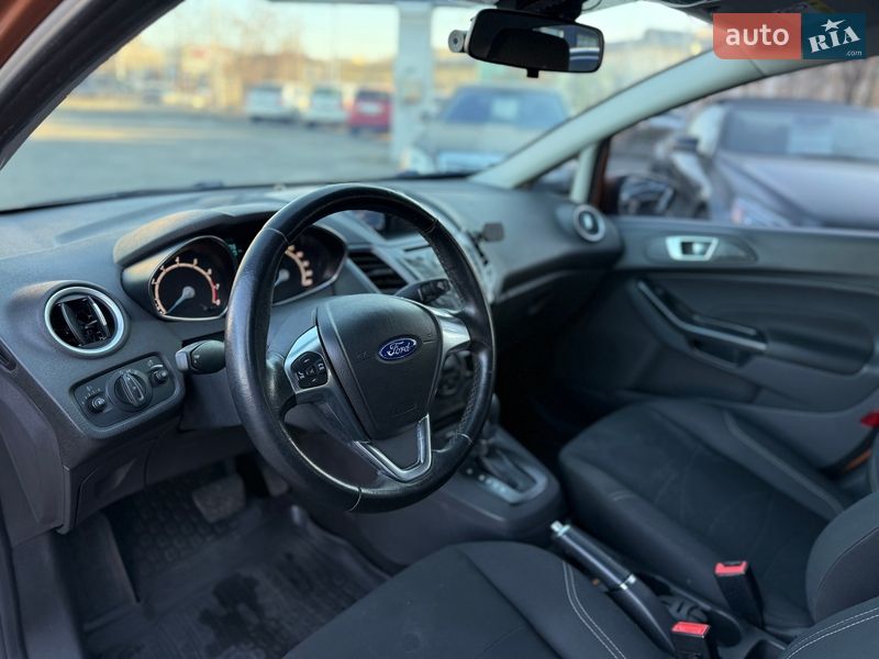 Хетчбек Ford Fiesta 2016 в Києві