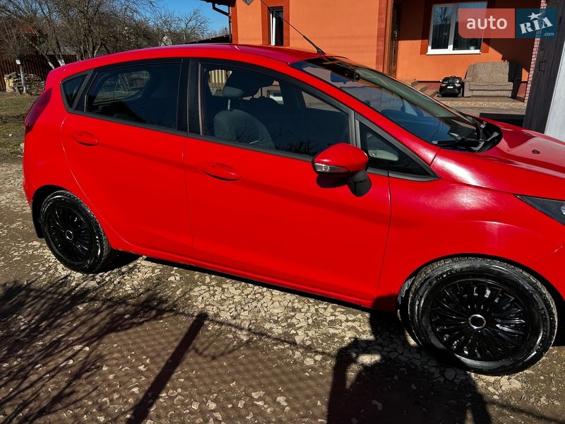 Хэтчбек Ford Fiesta 2012 в Ивано-Франковске