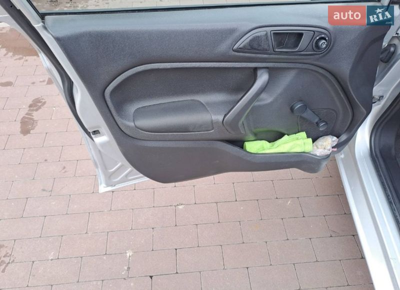 Седан Ford Fiesta 2017 в Києві