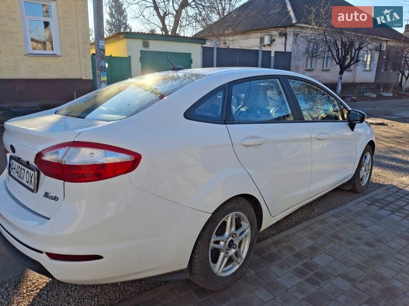 Седан Ford Fiesta 2018 в Днепре