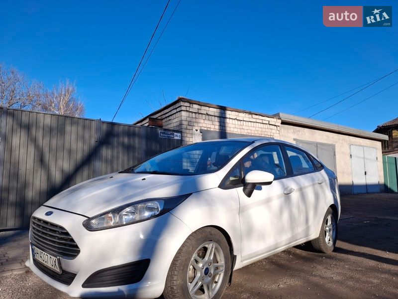 Седан Ford Fiesta 2018 в Днепре