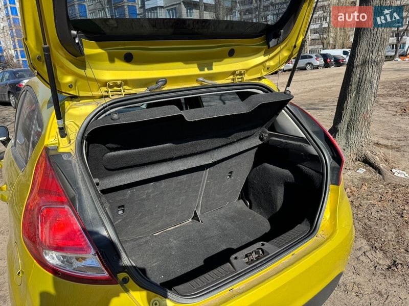 Хэтчбек Ford Fiesta 2013 в Киеве