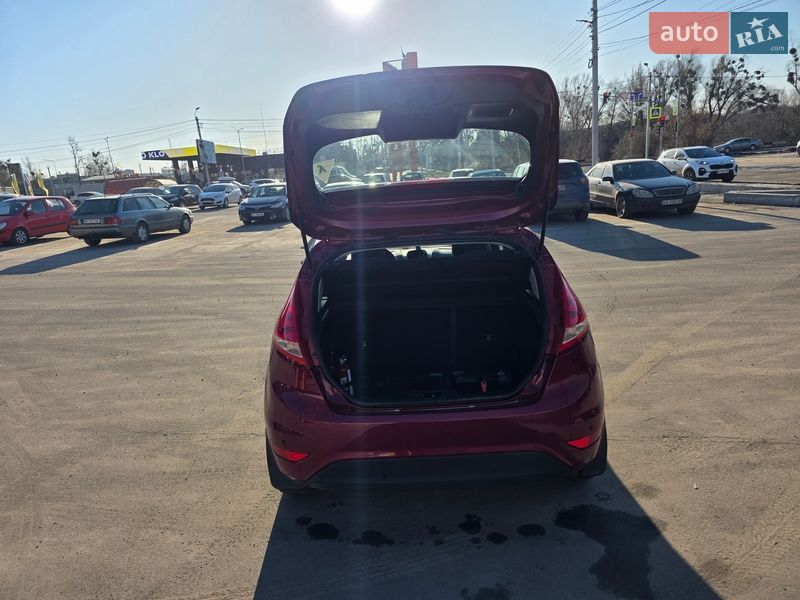 Хэтчбек Ford Fiesta 2011 в Ирпене