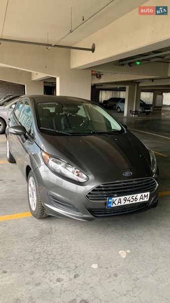 Хетчбек Ford Fiesta 2016 в Києві