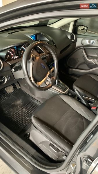 Хетчбек Ford Fiesta 2016 в Києві