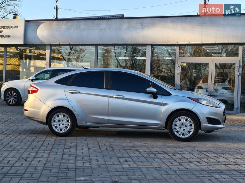 Седан Ford Fiesta 2019 в Днепре