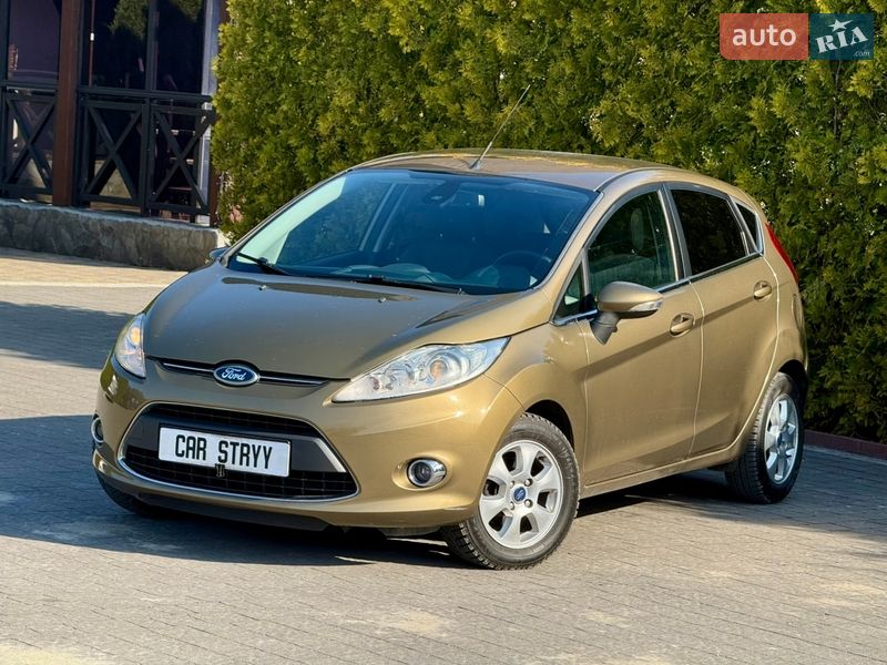 Хэтчбек Ford Fiesta 2011 в Стрые