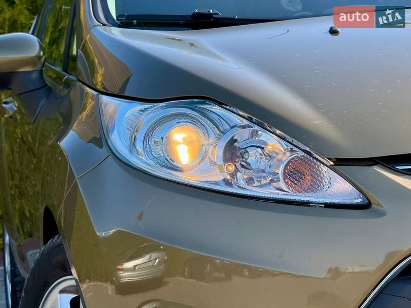 Хэтчбек Ford Fiesta 2011 в Стрые