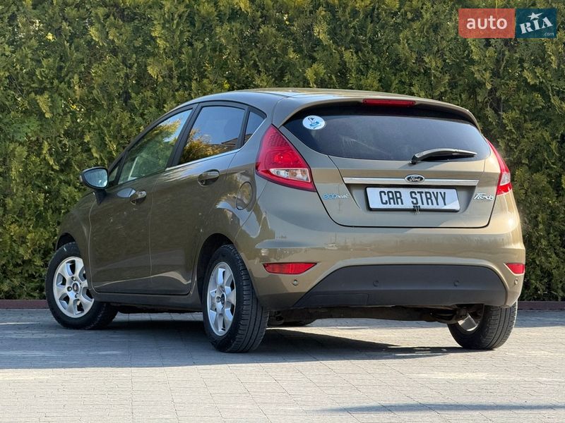 Хэтчбек Ford Fiesta 2011 в Стрые