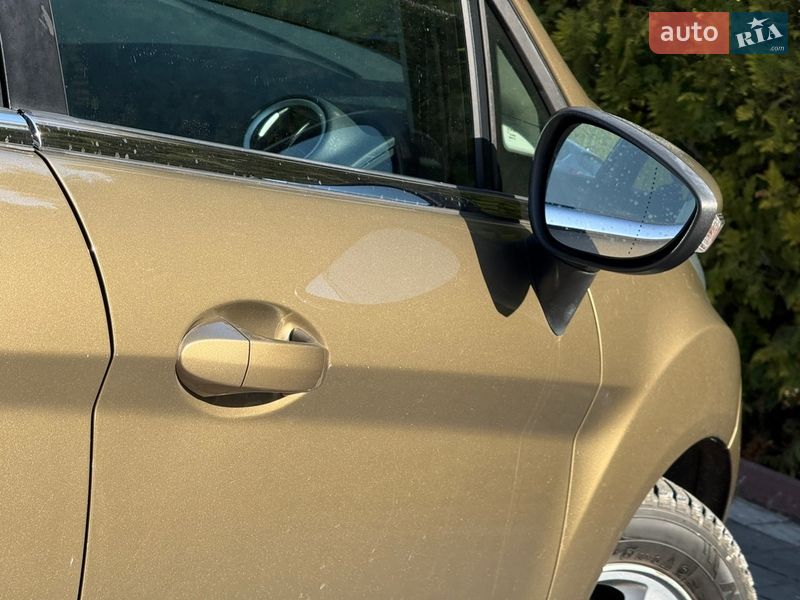 Хэтчбек Ford Fiesta 2011 в Стрые