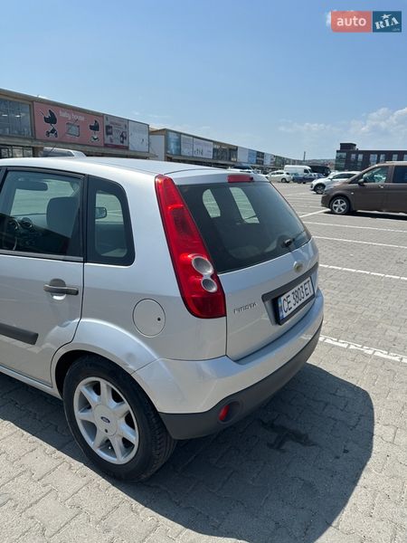 Хэтчбек Ford Fiesta 2008 в Черновцах