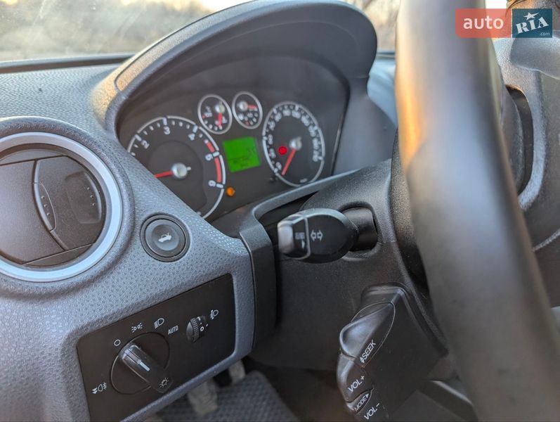 Хетчбек Ford Fiesta 2008 в Калинівці фото 42 Хетчбек Ford Fiesta 2008 в Калинівці