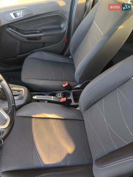 Хэтчбек Ford Fiesta 2016 в Киеве