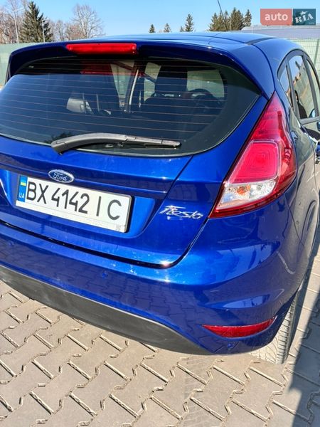 Хетчбек Ford Fiesta 2015 в Красилові
