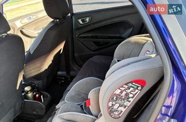 Хетчбек Ford Fiesta 2015 в Красилові